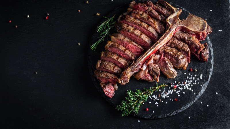 5 простых мясных блюд для идеального летнего ужина на даче