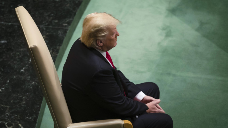 Трамп в центре внимания: замечен толстый слой тонального крема