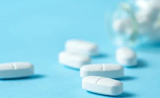 Опасность популярных обезболивающих: связь с деменцией и долгосрочные риски для здоровья