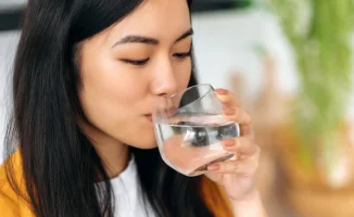 Теплая вода утром: ключ к вашему здоровью и бодрствованию