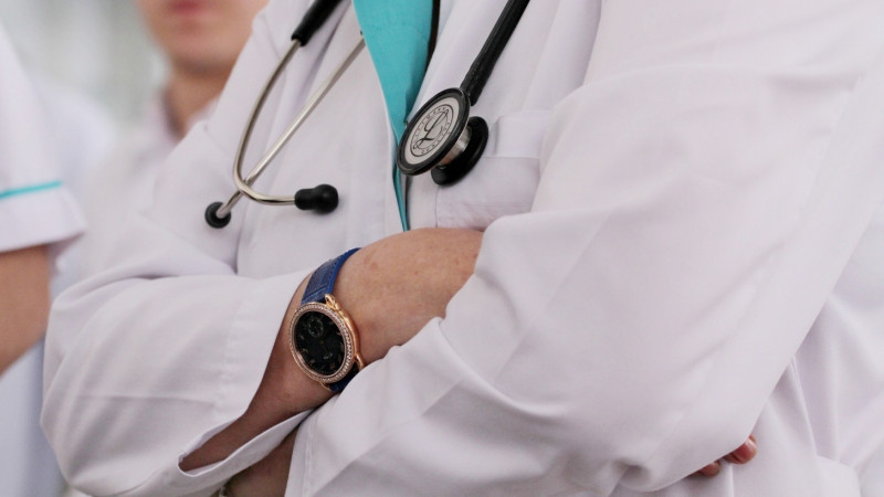 Игнорирование симптомов: как общество предпочитает заглушать боль таблетками