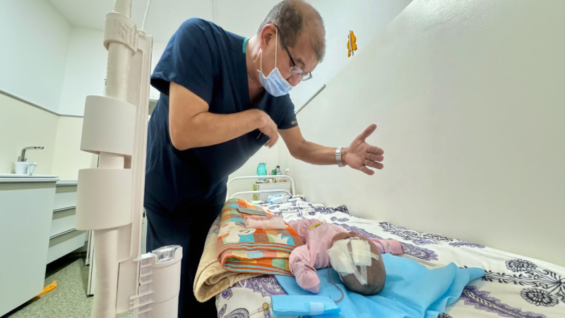 Чудо на свет: Казахстанские врачи подарили жизнь трёхмесячному малышу