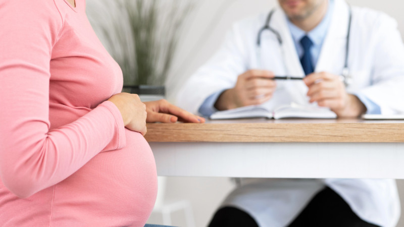 Партнёрские роды в Казахстане запрещены до 2026 года — Минздрав