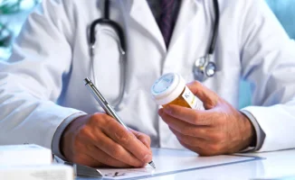 Бектенов: Лекарства под контролем – кто за этим стоит?