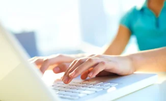 Дистанционное обучение в школах: последствия для образовательного процесса и новые обвинения Минздрава