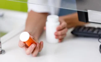 Дефицит лекарств в аптеках: казахстанцы остаются без средств против вирусов и гриппа, Минздрав отвечает