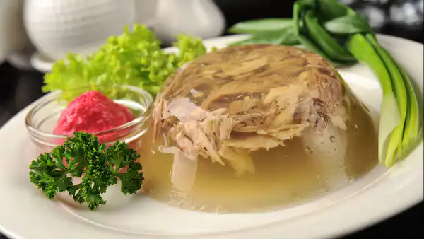 Зимний холодец: 3 простых рецепта для домашнего угощения