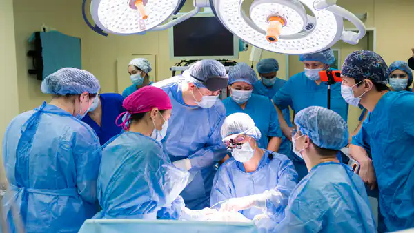 Японские хирурги провели высокотехнологичные операции детям в Казахстане