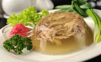 Зимний холодец: 3 простых рецепта для домашнего угощения