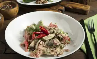 Грузинские салаты к Новому году: “Тбилиси“ и еще два ярких варианта