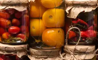 Опасные последствия: как предотвратить ботулизм в домашних соленьях перед праздниками