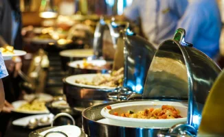 Международные туристы отказываются от еды в Турции после инцидентов с отравлениями