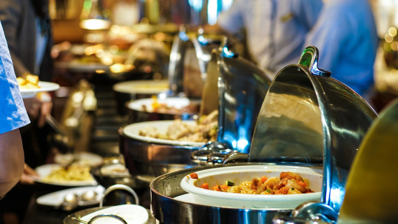 Международные туристы отказываются от еды в Турции после инцидентов с отравлениями