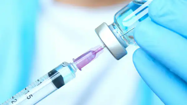 Минздрав Казахстана опроверг обвинения в закупке дешёвых вакцин для детей