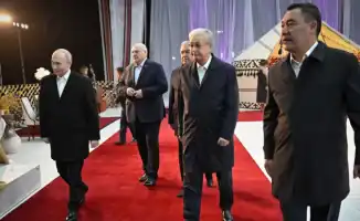 Токаев оценил физическую форму президентов на встрече в Туркестане