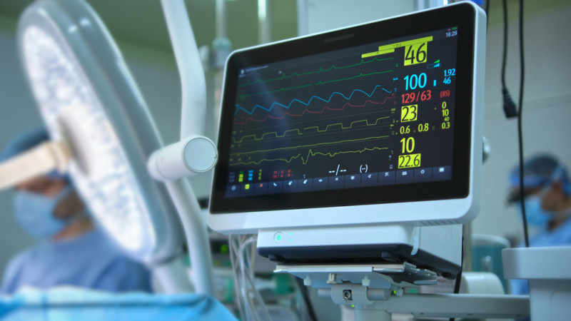 Алматинские врачи спасли школьника с травмой в Таиланде