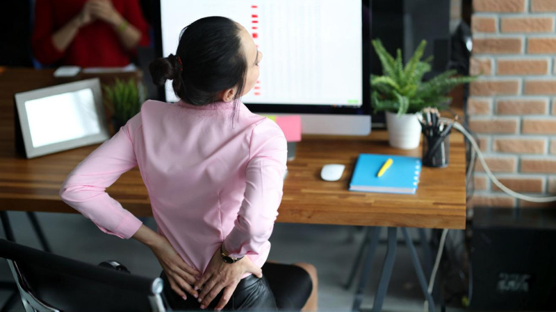 Почему боль в спине не зависит от возраста: мнение вертебролога