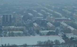 Усть-Каменогорск в дыму: страх родителей и изоляция из-за угрозы здоровья детей в условиях смога