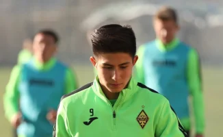 Казахстанский футболист Дастан Сатпаев пропустит сбор 'Кайрата' в Турции