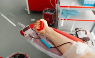 Сенатор Казахстана призывает увеличить выплаты донорам из-за снижения донорства