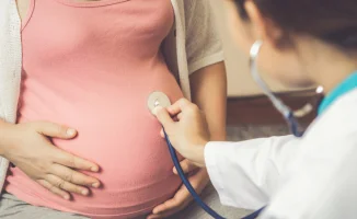 Смерть женщины в перинатальном центре: Минздрав инициирует проверку безопасности родов