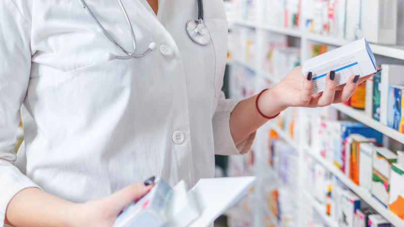 Запасы медикаментов есть, но где их найти?