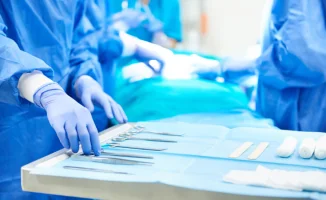 Грызёт волосы и ногти: опасные привычки детей и подростков