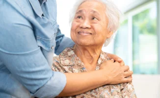 Старение под контролем: США запускают первую терапию времени