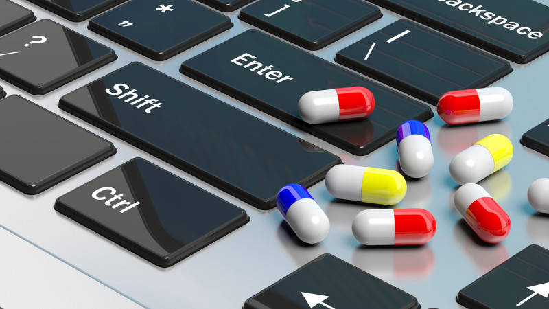 В Казахстане обсуждают запрет продажи рецептурных препаратов на маркетплейсах