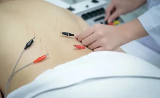 Житель Актау ждет справедливости после неудачной иглотерапии в Астане